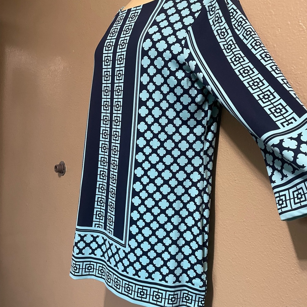 Charter Club Teal and Navy Geometric loose blouse Súper Soft New N Word